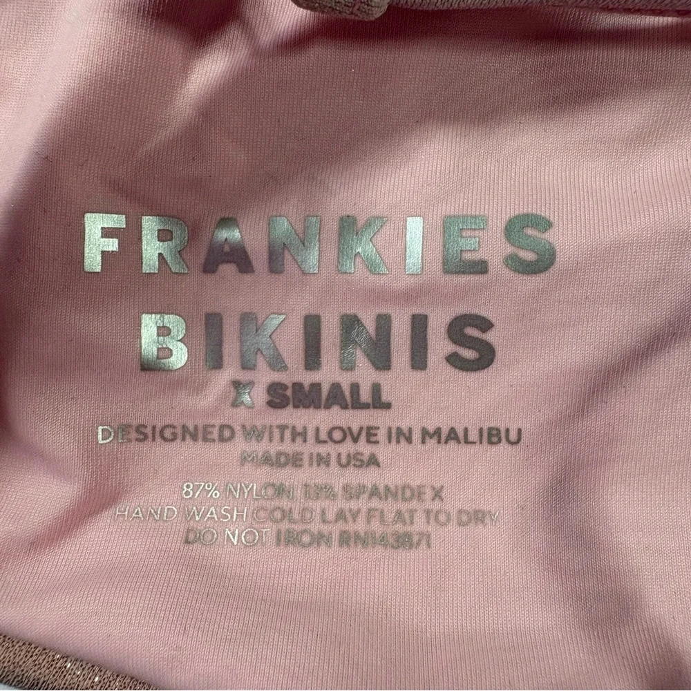 Frankies Bikinis elegant shimmering